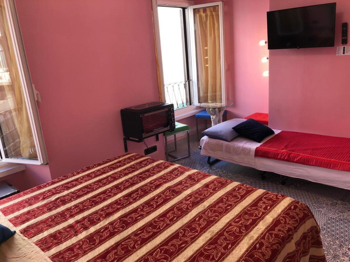 S.P.T. Bed & Breakfast Рим Екстер'єр фото